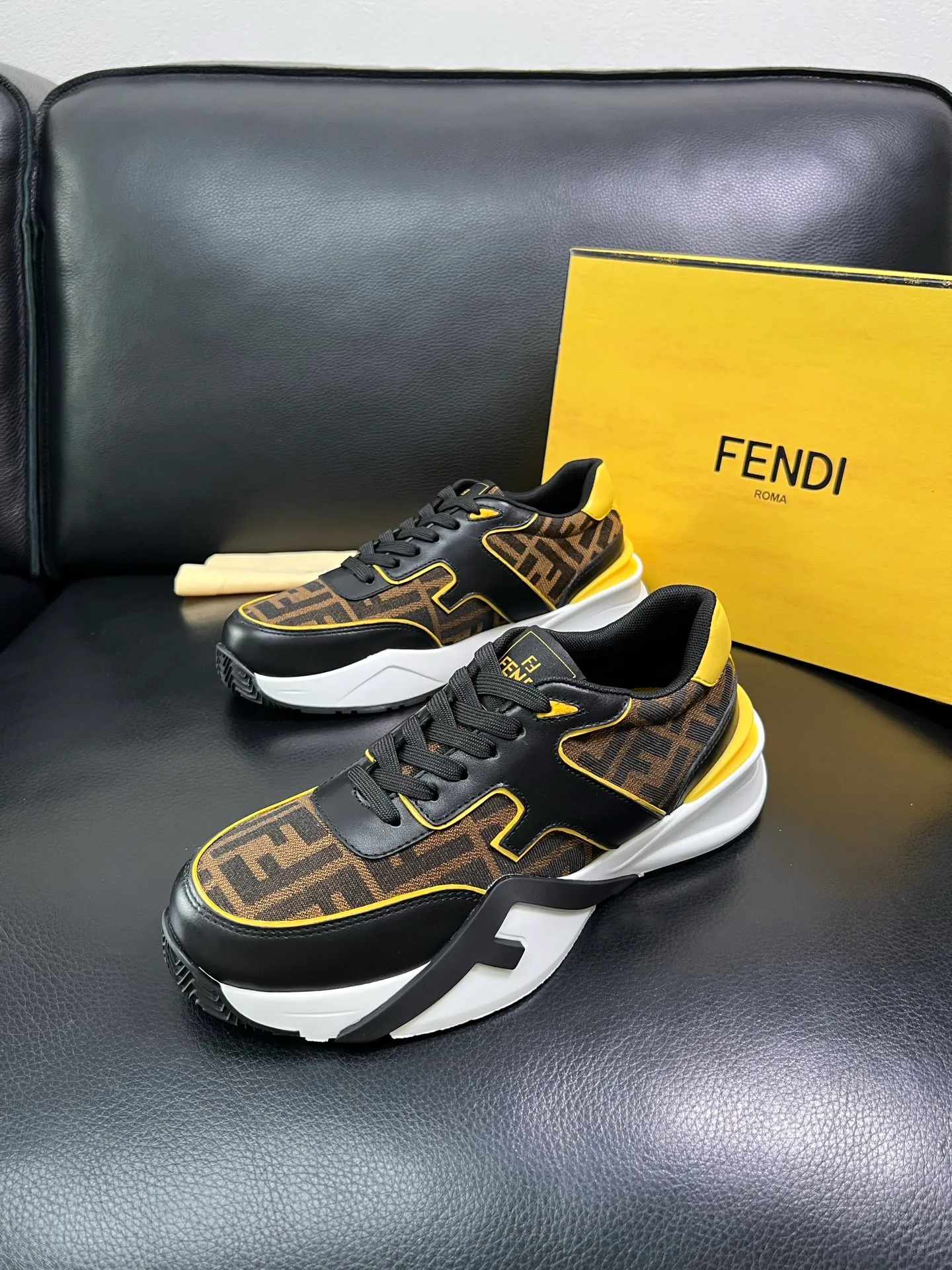 Men's shoes 💰840 FENDI top purchasing Fendi counters are equipped with the original factory, original fabrics imported from Italy, breathable and comfortable cowhide lining, soles: original soles specially provided by the original factory are super comfortable, original factory orders 🔍high quality, you can enter and exit the counter at will, welcome to compare, code number 39-44 (customized 38-45) 85856